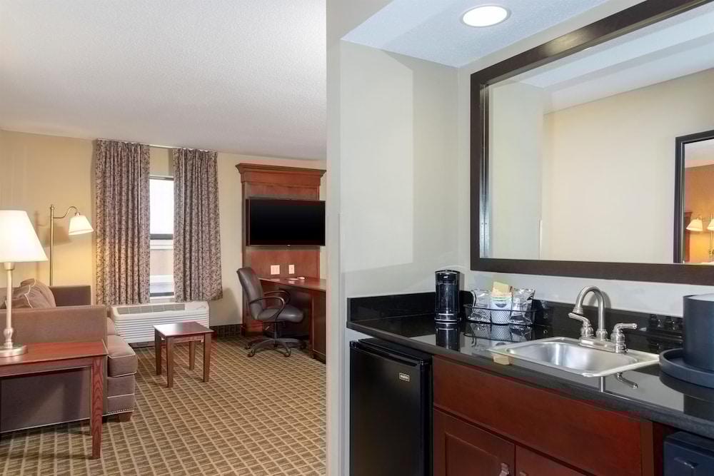 Hampton Inn & Suites Valparaiso Bagian luar foto